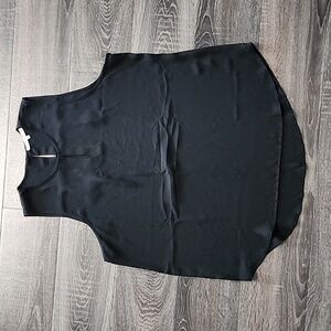 🦇 Violet & Claire Keyhole Sleeveless Top 🦇